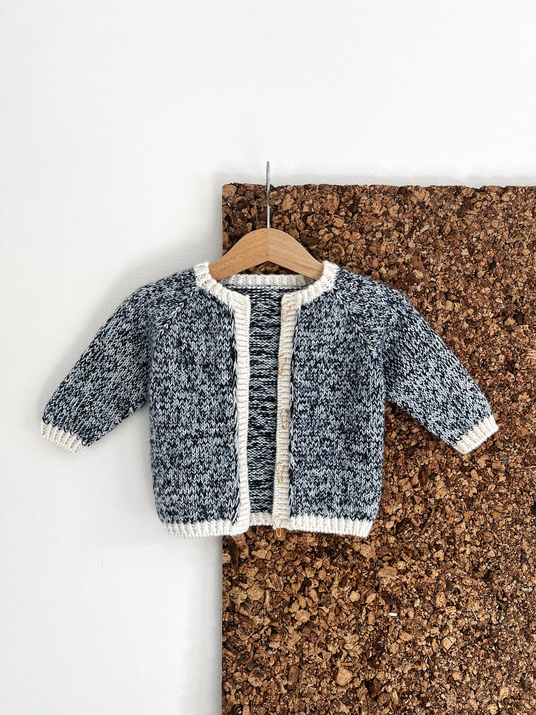 HJØRRING BABY CARDIGAN